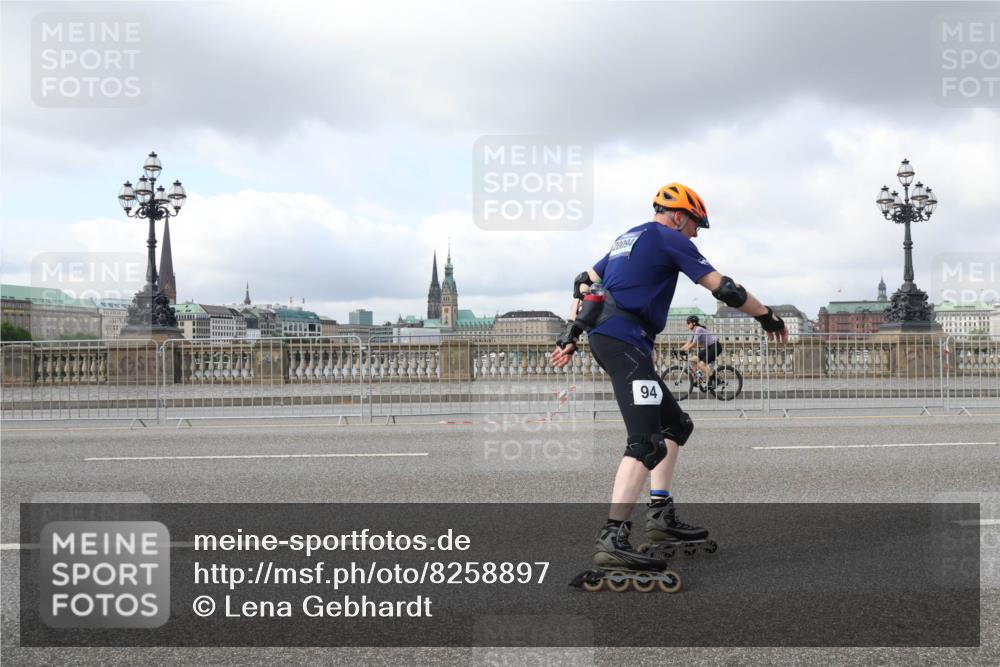 29.06.2025 - hella hamburg halbmarathon Lena Gebhardt http://msf.ph/oto/8258897 29.06.2025 09:03:30 Lombardsbrücke  meine-sportfotos.de