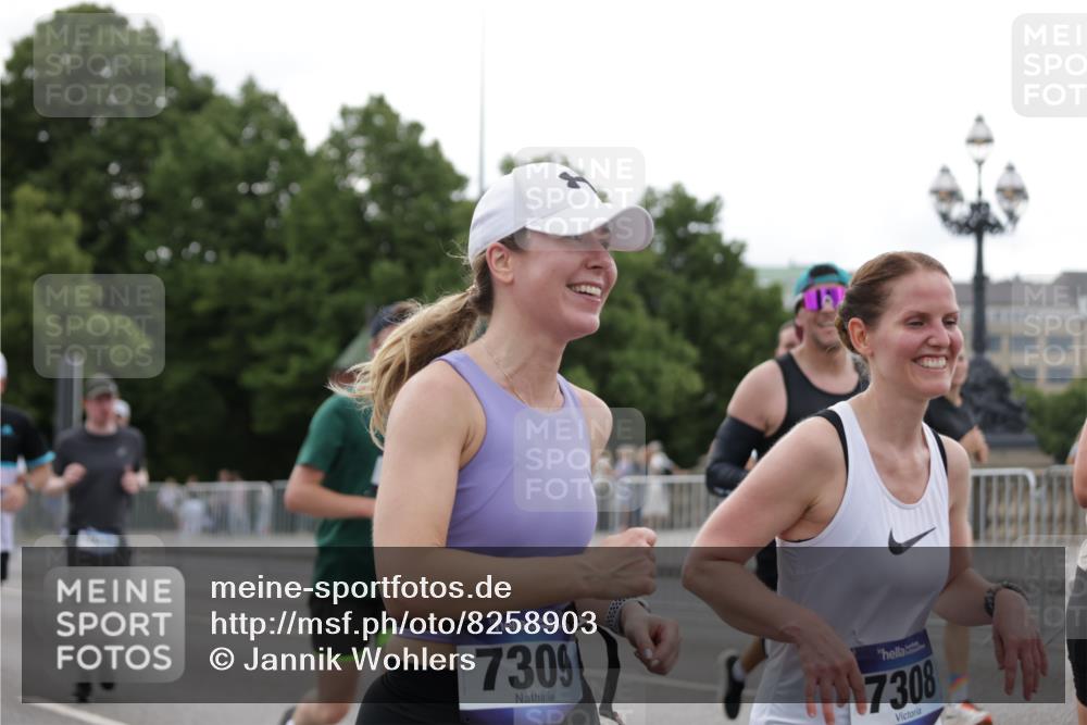 29.06.2025 - hella hamburg halbmarathon Jannik Wohlers http://msf.ph/oto/8258903 29.06.2025 10:32:19 Lombardsbrücke 1199, 1237, 2059, 3422, 3660, 3670, 3753, 4446, 5783, 5871, 6228, 7308, 7309, 7387, 7531, 7633, 7749, 7750, 9010, 9188, 10013, 10048, 10203, 10277, 10354, 10470, 10624, 10770, 11076, 11248, 12470, 12508, 13335, 14301, 15071, 15171, 15847, 15997, 16129, 16187, 16502, 16898, 16999, 17041, 17102, 17167, 17508, 18069, 18502, 18706, 18927, 19156 meine-sportfotos.de