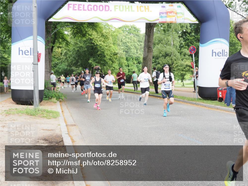 29.06.2025 - hella hamburg halbmarathon MichiJ http://msf.ph/oto/8258952 29.06.2025 10:29:41 Zwischen KM18-KM19 1136, 2675, 4380, 5007, 9358, 9885, 10978, 11062, 11922, 12365, 14555, 15164, 16816, 18399 meine-sportfotos.de