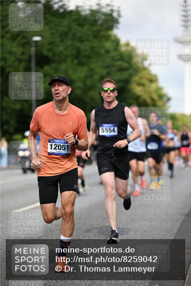 29.06.2025 - hella hamburg halbmarathon Dr. Thomas Lammeyer http://msf.ph/oto/8259042 29.06.2025 09:51:59 Kennedybrücke 1290, 1505, 1710, 2399, 2714, 2767, 3480, 4359, 5307, 5554, 5709, 6993, 7152, 7154, 7884, 8571, 8933, 9403, 10404, 10852 meine-sportfotos.de