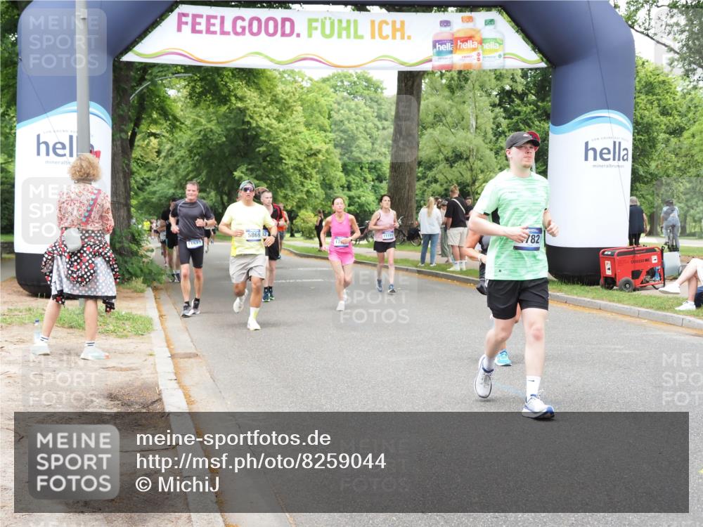 29.06.2025 - hella hamburg halbmarathon MichiJ http://msf.ph/oto/8259044 29.06.2025 10:53:19 Zwischen KM18-KM19 1790, 3461, 4286, 4782, 7485, 11523, 16099, 16166, 17569, 18261 meine-sportfotos.de