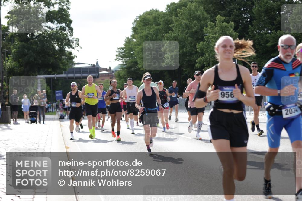 29.06.2025 - hella hamburg halbmarathon Jannik Wohlers http://msf.ph/oto/8259067 29.06.2025 09:57:55 Lombardsbrücke 1034, 1179, 1190, 1815, 2034, 2070, 2417, 2636, 2656, 2711, 3041, 3859, 4814, 4903, 5093, 5721, 6164, 6272, 6433, 6897, 7409, 7724, 7856, 7896, 8154, 8311, 8449, 8508, 8590, 8689, 8825, 9012, 9057, 9562, 9656, 10084, 11217, 11416, 11607, 11791, 11870, 12624, 12761, 13033, 13691, 14323, 14365, 14571, 14626, 14678, 14805, 14845, 15914, 16213, 16409, 16653, 16879, 16924, 17176, 17321, 17415, 17825, 18514, 18551, 18799, 18810, 18811, 18867, 19244 meine-sportfotos.de