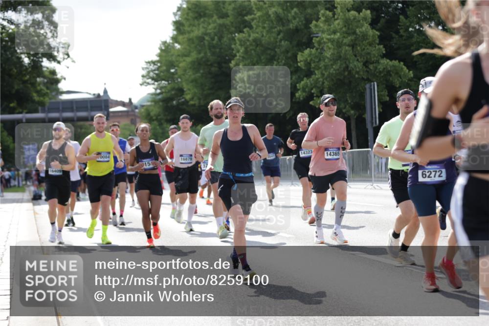 29.06.2025 - hella hamburg halbmarathon Jannik Wohlers http://msf.ph/oto/8259100 29.06.2025 09:57:55 Lombardsbrücke 1034, 1179, 1190, 1815, 2034, 2070, 2417, 2636, 2656, 2711, 3041, 3859, 4814, 4903, 5093, 5721, 6164, 6272, 6433, 6897, 7409, 7724, 7856, 7896, 8154, 8311, 8449, 8508, 8590, 8689, 8825, 9012, 9057, 9562, 9656, 10084, 11217, 11416, 11607, 11791, 11870, 12624, 12761, 13033, 13691, 14323, 14365, 14571, 14626, 14678, 14805, 14845, 15914, 16213, 16409, 16653, 16879, 16924, 17176, 17321, 17415, 17825, 18514, 18551, 18799, 18810, 18811, 18867, 19244 meine-sportfotos.de