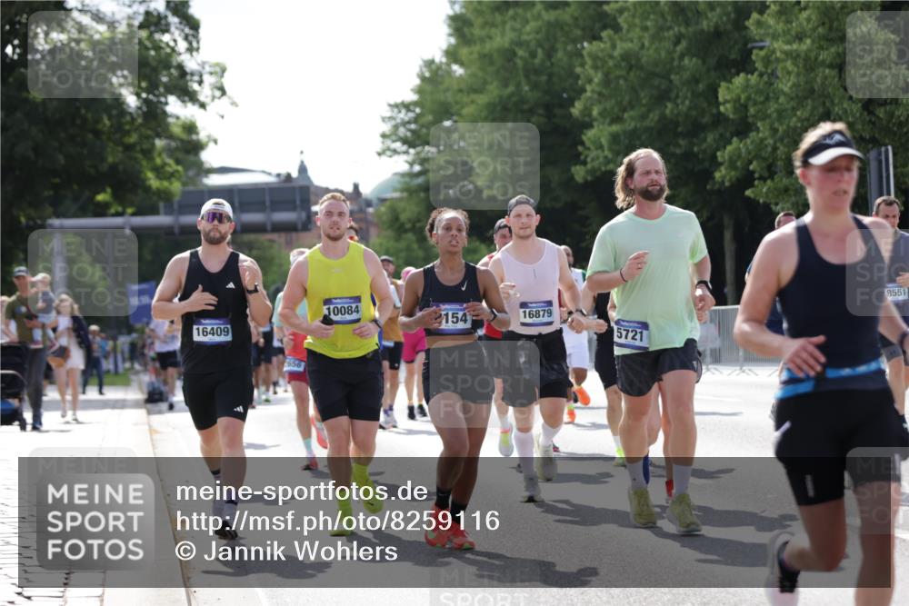 29.06.2025 - hella hamburg halbmarathon Jannik Wohlers http://msf.ph/oto/8259116 29.06.2025 09:57:56 Lombardsbrücke 1034, 1190, 1285, 1815, 2034, 2070, 2417, 2636, 2656, 2711, 3041, 3859, 4903, 5093, 5721, 5894, 6164, 6272, 6433, 6897, 7409, 7856, 7896, 8154, 8311, 8393, 8449, 8508, 8590, 8825, 9012, 9057, 9562, 9656, 10084, 11217, 11416, 11607, 11791, 11870, 12624, 12761, 13033, 13691, 14323, 14365, 14571, 14626, 14678, 14805, 14845, 15914, 16213, 16409, 16653, 16879, 16924, 17176, 17321, 17415, 18514, 18551, 18799, 18810, 18811, 18867, 19244 meine-sportfotos.de