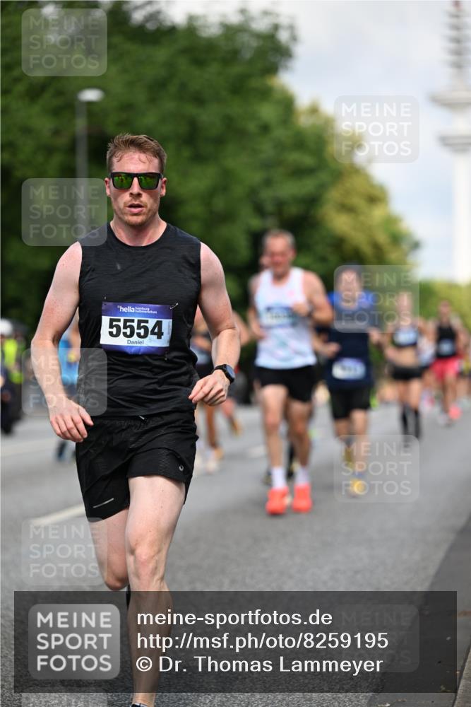 29.06.2025 - hella hamburg halbmarathon Dr. Thomas Lammeyer http://msf.ph/oto/8259195 29.06.2025 09:52:00 Kennedybrücke 1290, 1505, 1710, 2399, 2714, 3480, 4359, 5307, 5554, 5709, 6993, 7152, 7154, 7884, 8121, 8571, 8933, 9403, 10404, 10852 meine-sportfotos.de