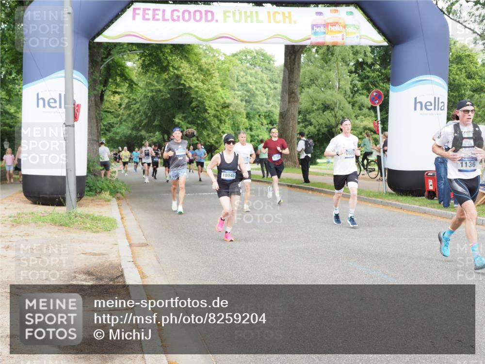 29.06.2025 - hella hamburg halbmarathon MichiJ http://msf.ph/oto/8259204 29.06.2025 10:29:43 Zwischen KM18-KM19 1136, 2675, 4380, 6901, 9358, 9885, 10978, 12365, 14555, 15164, 16816, 17182, 18045, 18399 meine-sportfotos.de