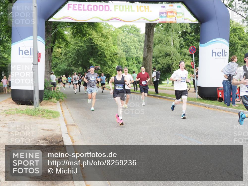 29.06.2025 - hella hamburg halbmarathon MichiJ http://msf.ph/oto/8259236 29.06.2025 10:29:43 Zwischen KM18-KM19 1136, 2675, 4380, 6901, 9358, 9885, 10978, 12365, 14555, 15164, 16816, 17182, 18045, 18399 meine-sportfotos.de
