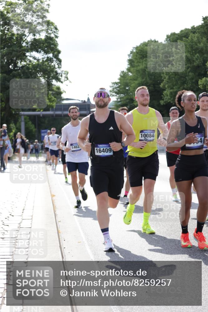 29.06.2025 - hella hamburg halbmarathon Jannik Wohlers http://msf.ph/oto/8259257 29.06.2025 09:57:58 Lombardsbrücke 1034, 1190, 1285, 1815, 2029, 2034, 2070, 2656, 2711, 3041, 3097, 3859, 4903, 5093, 5721, 5894, 6164, 6272, 6433, 6897, 7409, 7856, 7896, 8154, 8311, 8393, 8508, 8590, 8825, 9012, 9057, 9562, 9656, 10084, 11217, 11607, 11791, 11870, 12624, 12761, 13033, 13536, 14323, 14365, 14571, 14626, 14678, 14805, 14845, 15914, 16213, 16409, 16653, 16879, 16924, 17176, 17321, 17415, 18551, 18799, 18810, 18867, 19244 meine-sportfotos.de