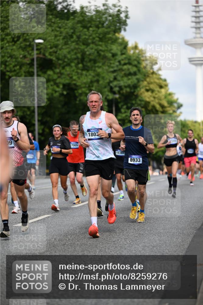 29.06.2025 - hella hamburg halbmarathon Dr. Thomas Lammeyer http://msf.ph/oto/8259276 29.06.2025 09:52:01 Kennedybrücke 1290, 1505, 1710, 2399, 3480, 4359, 4381, 5307, 5554, 5709, 6993, 7152, 7154, 8121, 8571, 8933, 9403, 10404, 10852 meine-sportfotos.de