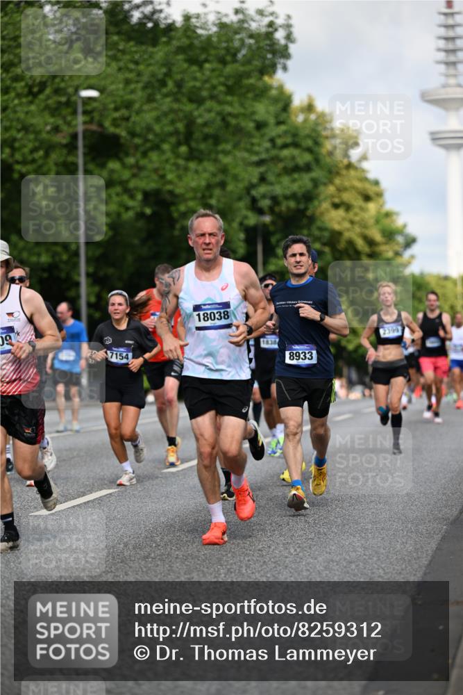 29.06.2025 - hella hamburg halbmarathon Dr. Thomas Lammeyer http://msf.ph/oto/8259312 29.06.2025 09:52:01 Kennedybrücke 1290, 1505, 1710, 2399, 3480, 4359, 4381, 5307, 5554, 5709, 6993, 7152, 7154, 8121, 8571, 8933, 9403, 10404, 10852 meine-sportfotos.de