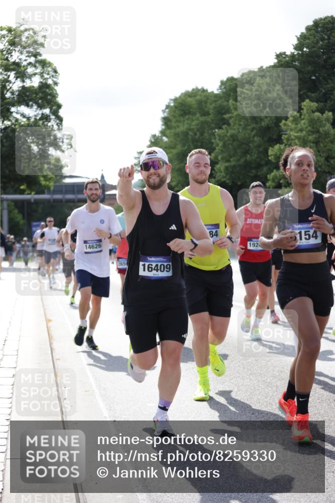 29.06.2025 - hella hamburg halbmarathon Jannik Wohlers http://msf.ph/oto/8259330 29.06.2025 09:57:59 Lombardsbrücke 1034, 1190, 1285, 1815, 2029, 2034, 2656, 3041, 3097, 3859, 4903, 5093, 5721, 5894, 6164, 6272, 6433, 6897, 7856, 7896, 8154, 8311, 8393, 8508, 8590, 8825, 9012, 9057, 9562, 9656, 10084, 11217, 11607, 11791, 11870, 12624, 12735, 12761, 13033, 13536, 14323, 14365, 14571, 14626, 14678, 14805, 14845, 15914, 16213, 16409, 16653, 16879, 16924, 17176, 17321, 17415, 18551, 18799, 18810, 18867, 19244 meine-sportfotos.de