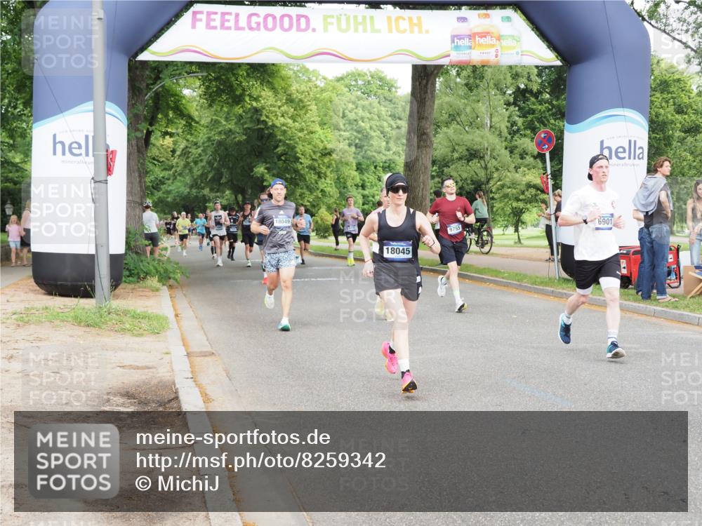 29.06.2025 - hella hamburg halbmarathon MichiJ http://msf.ph/oto/8259342 29.06.2025 10:29:43 Zwischen KM18-KM19 1136, 2675, 4380, 6901, 9358, 9885, 10978, 12365, 14555, 15164, 16816, 17182, 18045, 18399 meine-sportfotos.de