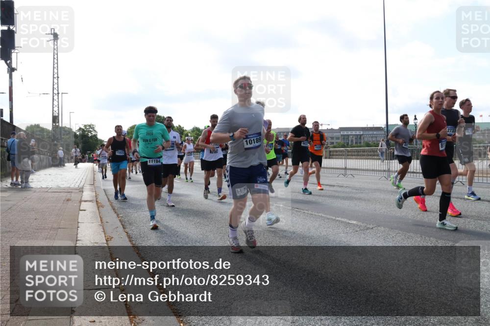 29.06.2025 - hella hamburg halbmarathon Lena Gebhardt http://msf.ph/oto/8259343 29.06.2025 09:57:00 Lombardsbrücke 1327, 1381, 1442, 1460, 1496, 1537, 1628, 1657, 1783, 1833, 1877, 2013, 2025, 2058, 2074, 2111, 2208, 2340, 2378, 2396, 2595, 2814, 2839, 2869, 2878, 2996, 3093, 3310, 3575, 3652, 3791, 4065, 4377, 4404, 4635, 4711, 4726, 4770, 4897, 5008, 5013, 5021, 5169, 5194, 5319, 5744, 5839, 6033, 6286, 6377, 6561, 6562, 6631, 7176, 7177, 7259, 7383, 7475, 7918, 8112, 8261, 8313, 8361, 8572, 8587, 8618, 8651, 8661, 8710, 8813, 8863, 8921, 8930, 9060, 9082, 9316, 9497, 9597, 9638 meine-sportfotos.de