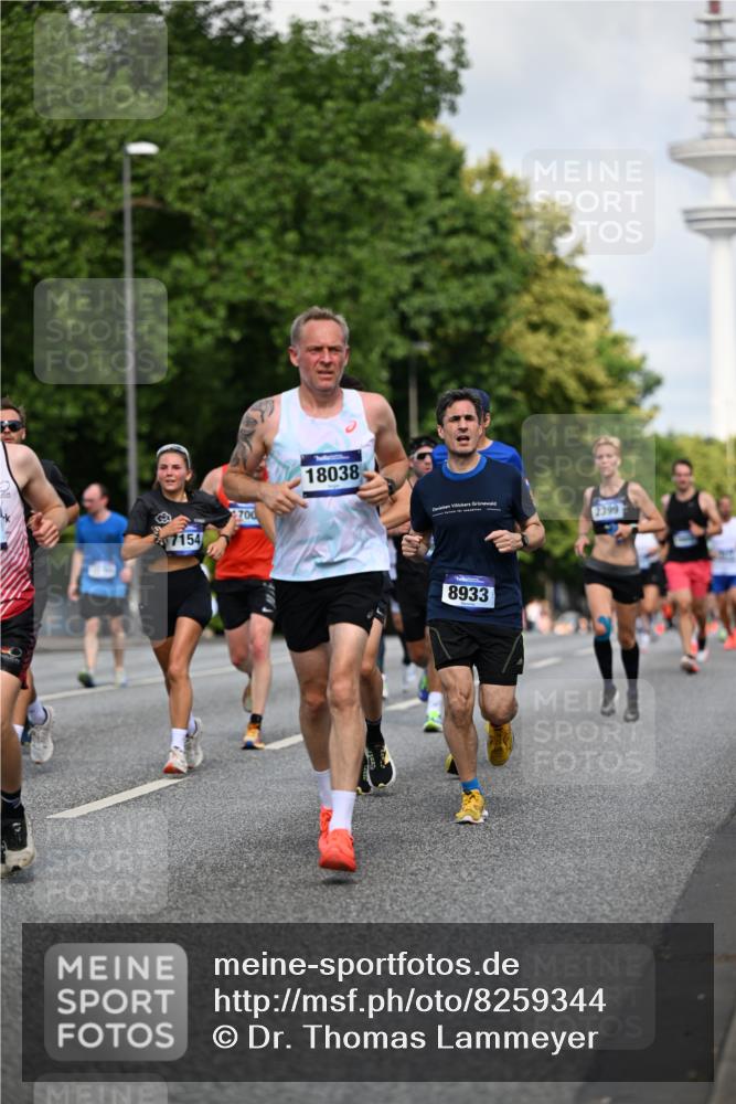 29.06.2025 - hella hamburg halbmarathon Dr. Thomas Lammeyer http://msf.ph/oto/8259344 29.06.2025 09:52:01 Kennedybrücke 1290, 1505, 1710, 2399, 3480, 4359, 4381, 5307, 5554, 5709, 6993, 7152, 7154, 8121, 8571, 8933, 9403, 10404, 10852 meine-sportfotos.de