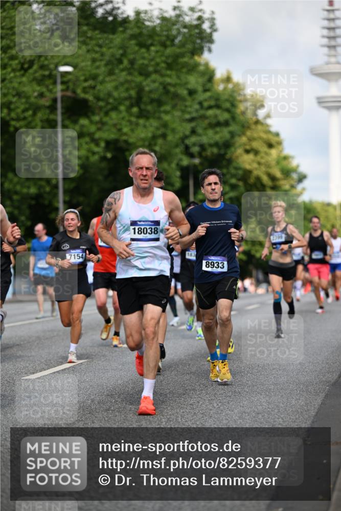 29.06.2025 - hella hamburg halbmarathon Dr. Thomas Lammeyer http://msf.ph/oto/8259377 29.06.2025 09:52:02 Kennedybrücke 1290, 1505, 1710, 2262, 2399, 3480, 4359, 4381, 5307, 5554, 5709, 6993, 7152, 7154, 8121, 8571, 8933, 9403, 10404, 10852 meine-sportfotos.de