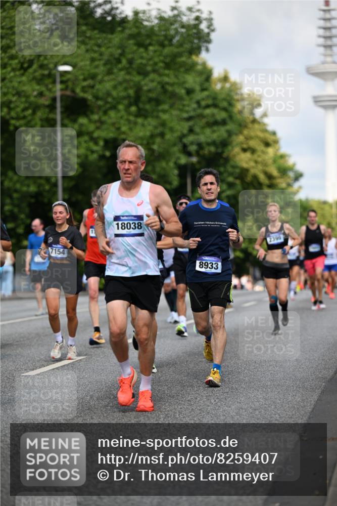 29.06.2025 - hella hamburg halbmarathon Dr. Thomas Lammeyer http://msf.ph/oto/8259407 29.06.2025 09:52:02 Kennedybrücke 1290, 1505, 1710, 2262, 2399, 3480, 4359, 4381, 5307, 5554, 5709, 6993, 7152, 7154, 8121, 8571, 8933, 9403, 10404, 10852 meine-sportfotos.de