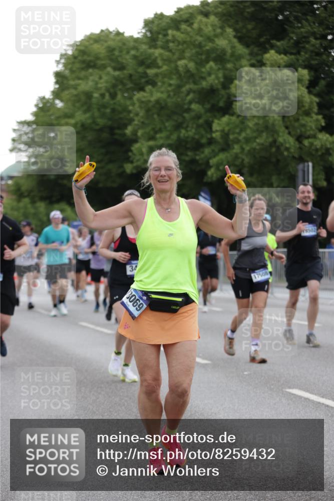 29.06.2025 - hella hamburg halbmarathon Jannik Wohlers http://msf.ph/oto/8259432 29.06.2025 10:32:25 Lombardsbrücke 1078, 1237, 1732, 2059, 2276, 3422, 3660, 3670, 3708, 3753, 4446, 4555, 6040, 6861, 7308, 7309, 7387, 7531, 7749, 7750, 8170, 8839, 9010, 9034, 9188, 9471, 9542, 9768, 10013, 10048, 10203, 10277, 10470, 10770, 11076, 11248, 11756, 12423, 12424, 12470, 12508, 12907, 13789, 14301, 14347, 15171, 15997, 16129, 16502, 16702, 16898, 16999, 17041, 17102, 17157, 17167, 17317, 17508, 17664, 18502, 18706, 18927, 19156, 19213 meine-sportfotos.de