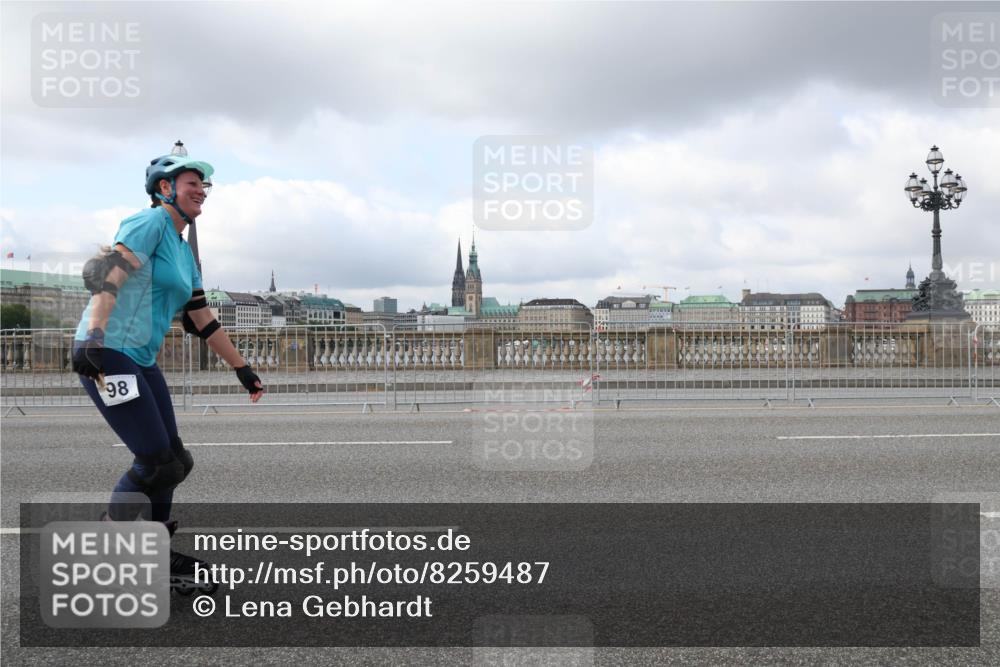 29.06.2025 - hella hamburg halbmarathon Lena Gebhardt http://msf.ph/oto/8259487 29.06.2025 09:03:34 Lombardsbrücke  meine-sportfotos.de