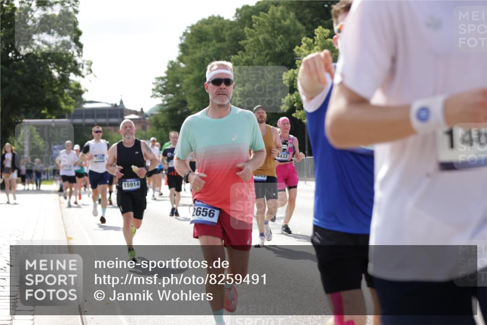 29.06.2025 - hella hamburg halbmarathon Jannik Wohlers http://msf.ph/oto/8259491 29.06.2025 09:58:01 Lombardsbrücke 1190, 1285, 1815, 2029, 2034, 2656, 3041, 3097, 3819, 3859, 4903, 5093, 5259, 5378, 5721, 5894, 6272, 6433, 6897, 7856, 7896, 8154, 8311, 8393, 8590, 8825, 9012, 9057, 9562, 9656, 10084, 11214, 11607, 11791, 11870, 12632, 12633, 12735, 12761, 13033, 13536, 14323, 14365, 14626, 14678, 14805, 14845, 15389, 15914, 16176, 16213, 16409, 16653, 16879, 16924, 17176, 17415, 18551, 18799, 18810, 18867, 19244 meine-sportfotos.de