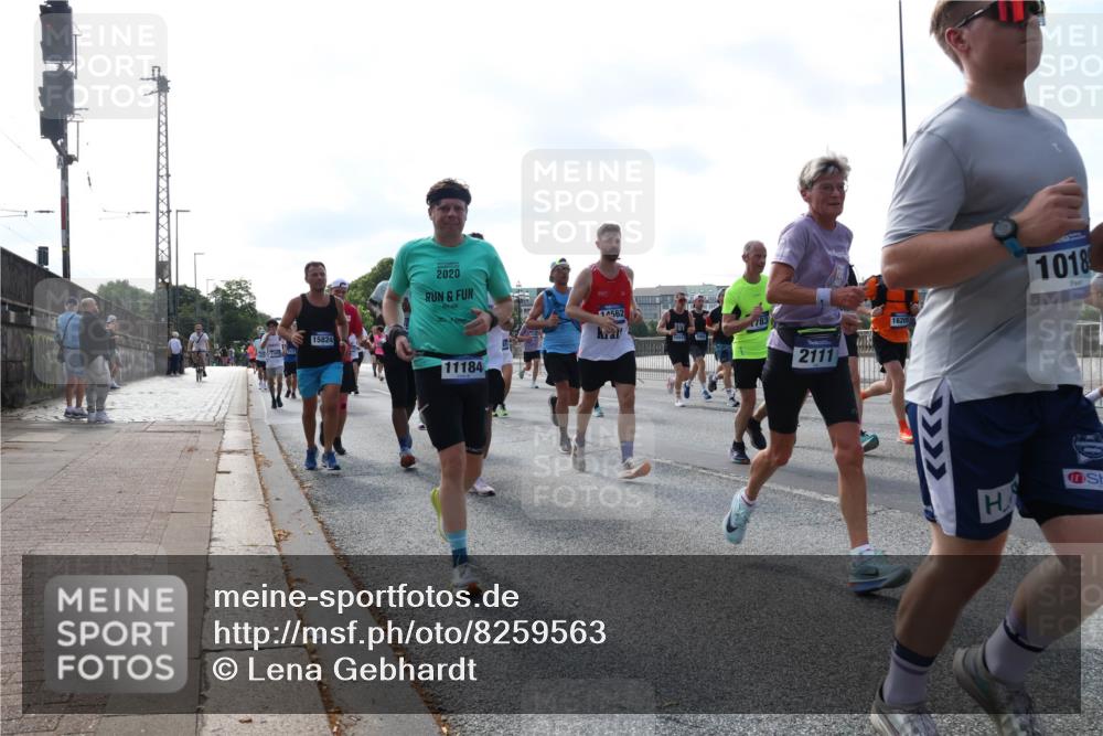 29.06.2025 - hella hamburg halbmarathon Lena Gebhardt http://msf.ph/oto/8259563 29.06.2025 09:57:01 Lombardsbrücke 1327, 1381, 1442, 1460, 1496, 1537, 1628, 1657, 1783, 1833, 1877, 2013, 2025, 2058, 2074, 2111, 2208, 2340, 2378, 2396, 2595, 2814, 2839, 2869, 2878, 3093, 3310, 3575, 3652, 3791, 4065, 4377, 4404, 4635, 4711, 4726, 4770, 4897, 5008, 5013, 5021, 5169, 5194, 5319, 5744, 5839, 6033, 6286, 6377, 6561, 6562, 6631, 6720, 7176, 7177, 7259, 7475, 7918, 8112, 8261, 8313, 8361, 8572, 8587, 8618, 8651, 8661, 8710, 8813, 8863, 8921, 8930, 9060, 9082, 9316, 9497, 9597, 9638 meine-sportfotos.de