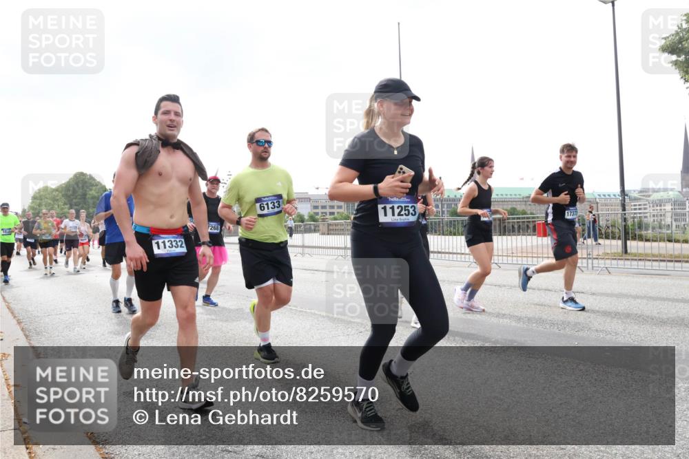 29.06.2025 - hella hamburg halbmarathon Lena Gebhardt http://msf.ph/oto/8259570 29.06.2025 10:45:58 Lombardsbrücke 1004, 1033, 1060, 1085, 1100, 1104, 1421, 1426, 1532, 1555, 1854, 1867, 1868, 1983, 2008, 2398, 2423, 2522, 2550, 2657, 2664, 2773, 2813, 2917, 2951, 2954, 2965, 2973, 3410, 4104, 4223, 4224, 4317, 4388, 4572, 5044, 5635, 5697, 5703, 5769, 5770, 5892, 6133, 6333, 6392, 6623, 7268, 7356, 7605, 7894, 7983, 8745, 9120, 9121, 9129, 9426, 9445, 10030, 10327, 10329, 10367, 10511, 11358, 11361, 11876, 11910, 12507 meine-sportfotos.de