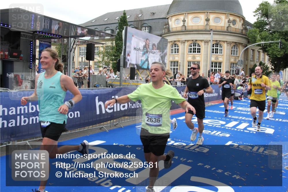 29.06.2025 - hella hamburg halbmarathon Michael Strokosch http://msf.ph/oto/8259581 29.06.2025 10:51:25 Ziel 1817, 2364, 2411, 2636, 2718, 2946, 4814, 5820, 6657, 6776, 8316, 8989, 9214, 9656, 10480, 10667, 11124, 11422, 12016, 13047, 14865, 14994, 15950, 16357, 18019, 18489 meine-sportfotos.de
