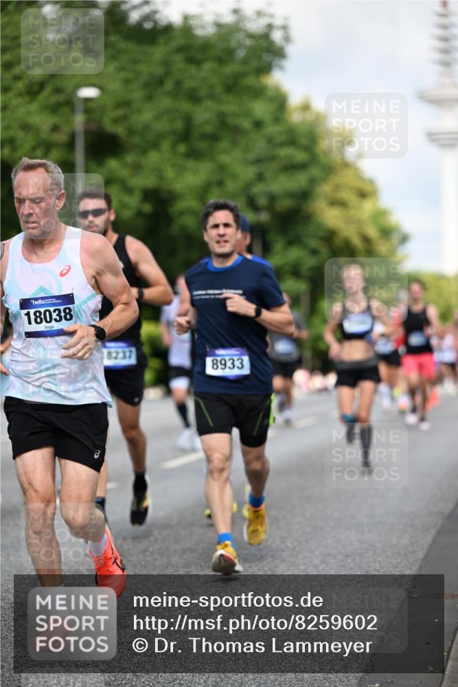 29.06.2025 - hella hamburg halbmarathon Dr. Thomas Lammeyer http://msf.ph/oto/8259602 29.06.2025 09:52:03 Kennedybrücke 1290, 1505, 1710, 2262, 2399, 3480, 4062, 4359, 4381, 5003, 5307, 5554, 5709, 6993, 7152, 7154, 8121, 8571, 8933, 9403, 10404, 10852 meine-sportfotos.de