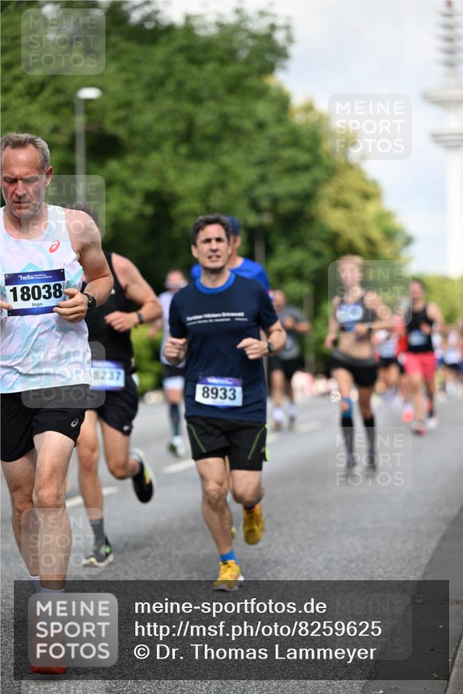 29.06.2025 - hella hamburg halbmarathon Dr. Thomas Lammeyer http://msf.ph/oto/8259625 29.06.2025 09:52:03 Kennedybrücke 1290, 1505, 1710, 2262, 2399, 3480, 4062, 4359, 4381, 5003, 5307, 5554, 5709, 6993, 7152, 7154, 8121, 8571, 8933, 9403, 10404, 10852 meine-sportfotos.de