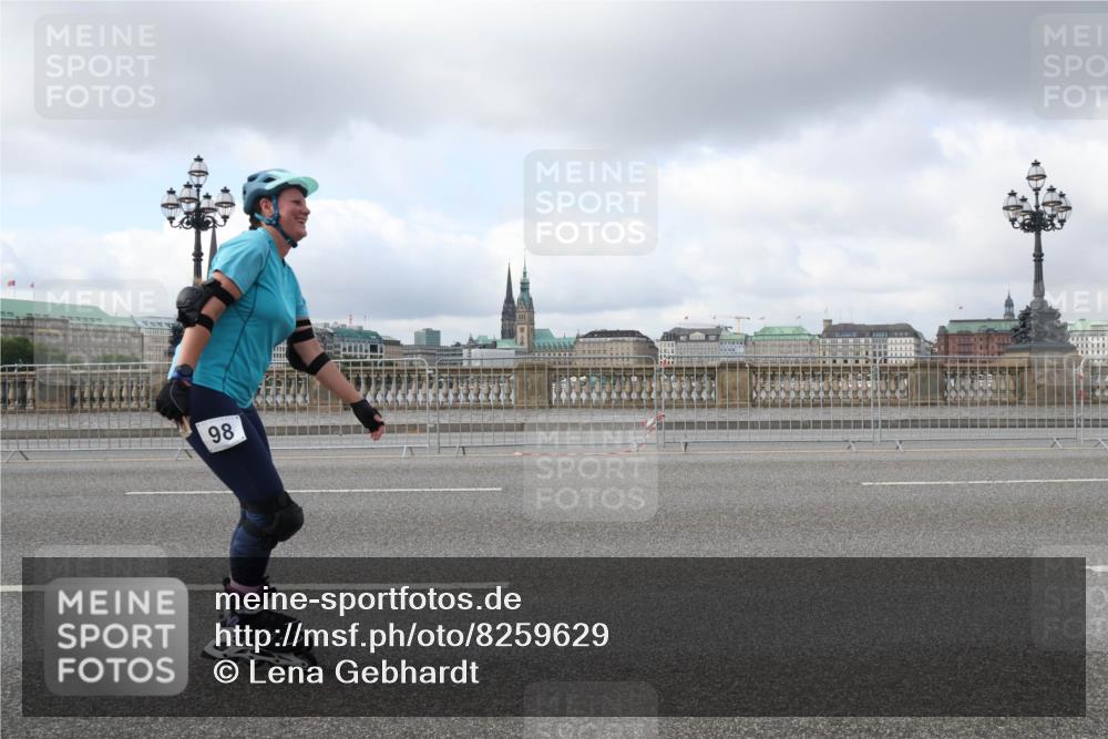 29.06.2025 - hella hamburg halbmarathon Lena Gebhardt http://msf.ph/oto/8259629 29.06.2025 09:03:34 Lombardsbrücke  meine-sportfotos.de