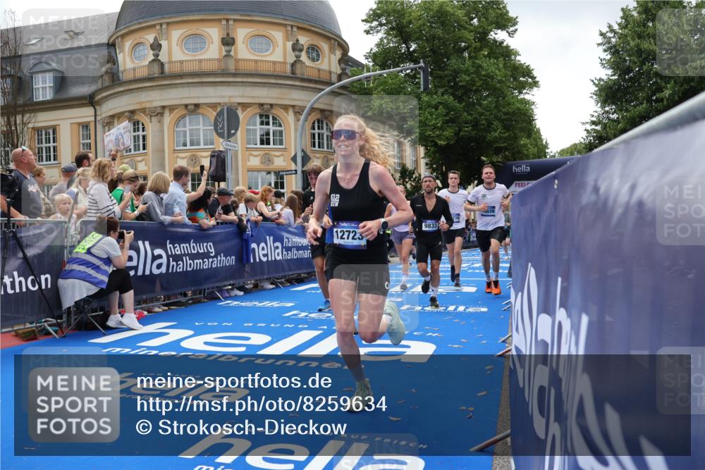 29.06.2025 - hella hamburg halbmarathon Strokosch-Dieckow http://msf.ph/oto/8259634 29.06.2025 10:43:06 Ziel 1675, 4229, 6721, 7026, 7093, 7451, 8218, 9364, 9833, 10251, 10469, 11177, 12153, 12657, 12723, 12776, 12839, 15255, 15706, 17177, 18304, 19038 meine-sportfotos.de