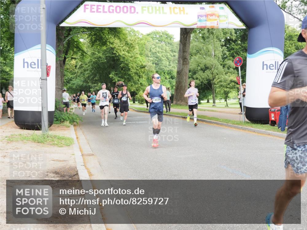 29.06.2025 - hella hamburg halbmarathon MichiJ http://msf.ph/oto/8259727 29.06.2025 10:29:46 Zwischen KM18-KM19 1136, 2675, 4380, 6901, 9755, 9885, 12365, 14820, 17182, 18045, 18049 meine-sportfotos.de
