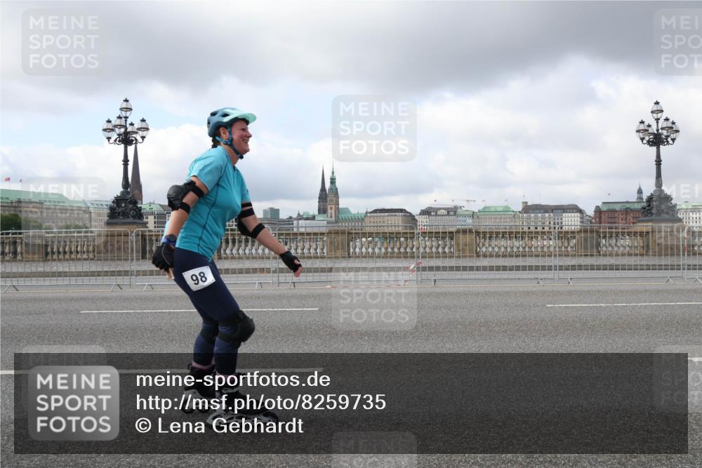 29.06.2025 - hella hamburg halbmarathon Lena Gebhardt http://msf.ph/oto/8259735 29.06.2025 09:03:35 Lombardsbrücke  meine-sportfotos.de