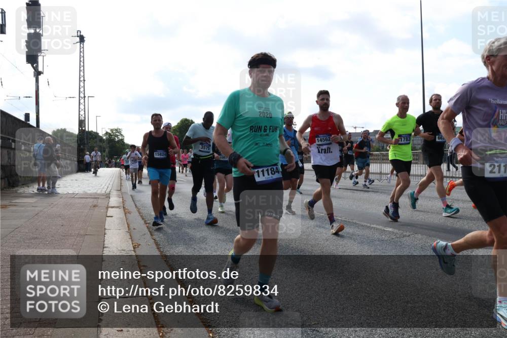 29.06.2025 - hella hamburg halbmarathon Lena Gebhardt http://msf.ph/oto/8259834 29.06.2025 09:57:01 Lombardsbrücke 1327, 1381, 1442, 1460, 1496, 1537, 1628, 1657, 1783, 1833, 1877, 2013, 2025, 2058, 2074, 2111, 2208, 2340, 2378, 2396, 2595, 2814, 2839, 2869, 2878, 3093, 3310, 3575, 3652, 3791, 4065, 4377, 4404, 4635, 4711, 4726, 4770, 4897, 5008, 5013, 5021, 5169, 5194, 5319, 5744, 5839, 6033, 6286, 6377, 6561, 6562, 6631, 6720, 7176, 7177, 7259, 7475, 7918, 8112, 8261, 8313, 8361, 8572, 8587, 8618, 8651, 8661, 8710, 8813, 8863, 8921, 8930, 9060, 9082, 9316, 9497, 9597, 9638 meine-sportfotos.de