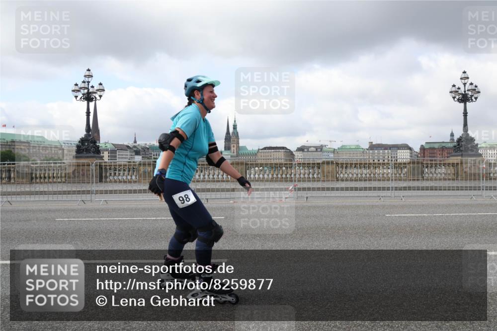 29.06.2025 - hella hamburg halbmarathon Lena Gebhardt http://msf.ph/oto/8259877 29.06.2025 09:03:35 Lombardsbrücke  meine-sportfotos.de