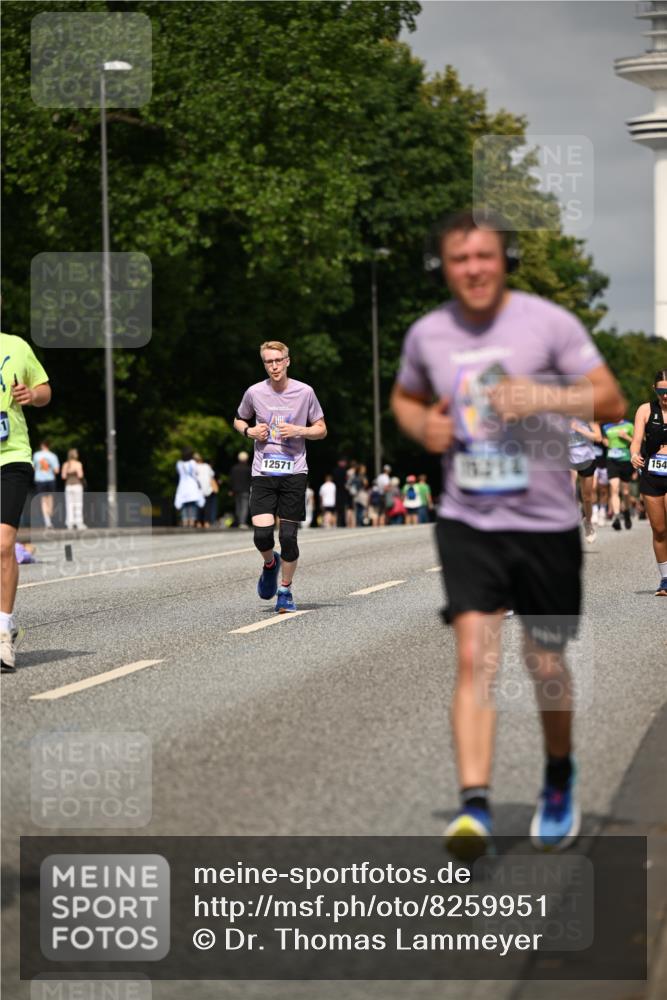 29.06.2025 - hella hamburg halbmarathon Dr. Thomas Lammeyer http://msf.ph/oto/8259951 29.06.2025 10:14:38 Kennedybrücke 1052, 1186, 1548, 1781, 5182, 5653, 5806, 7058, 8561, 8685, 9150, 9829 meine-sportfotos.de