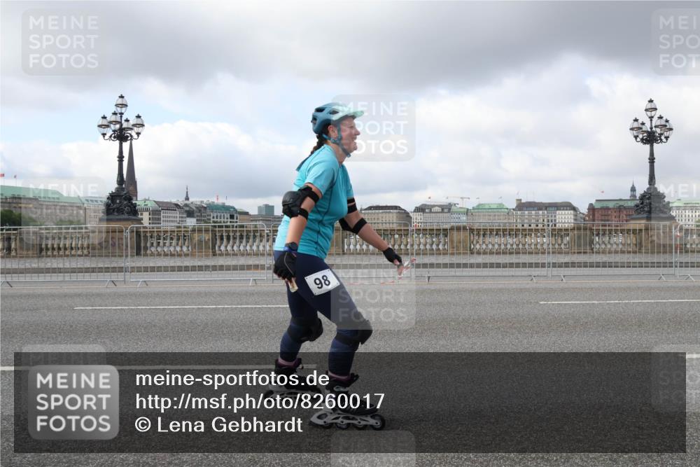 29.06.2025 - hella hamburg halbmarathon Lena Gebhardt http://msf.ph/oto/8260017 29.06.2025 09:03:35 Lombardsbrücke  meine-sportfotos.de