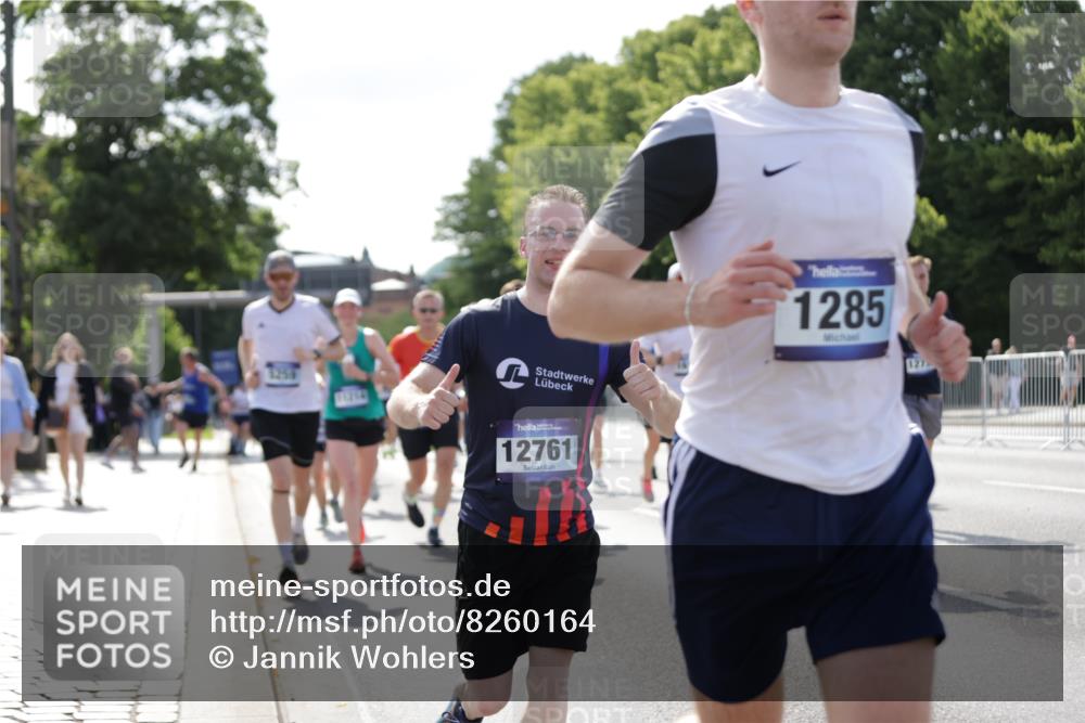 29.06.2025 - hella hamburg halbmarathon Jannik Wohlers http://msf.ph/oto/8260164 29.06.2025 09:58:06 Lombardsbrücke 1285, 1815, 2029, 2034, 2518, 2656, 3041, 3097, 3819, 3859, 4152, 4167, 5259, 5378, 5721, 5894, 6272, 6433, 6592, 6759, 6877, 6897, 7716, 7856, 8154, 8311, 8393, 8590, 8825, 9012, 9057, 9562, 9656, 10084, 11214, 11638, 11870, 12483, 12632, 12633, 12735, 12761, 13470, 13536, 14266, 14323, 14365, 14626, 14678, 14805, 14845, 15389, 15523, 15914, 16176, 16213, 16409, 16653, 16830, 16879, 16924, 17346, 17348, 18551, 18799, 18867, 19244 meine-sportfotos.de
