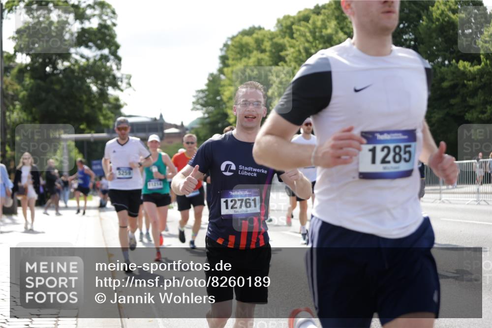 29.06.2025 - hella hamburg halbmarathon Jannik Wohlers http://msf.ph/oto/8260189 29.06.2025 09:58:06 Lombardsbrücke 1285, 1815, 2029, 2034, 2518, 2656, 3041, 3097, 3819, 3859, 4152, 4167, 5259, 5378, 5721, 5894, 6272, 6433, 6592, 6759, 6877, 6897, 7716, 7856, 8154, 8311, 8393, 8590, 8825, 9012, 9057, 9562, 9656, 10084, 11214, 11638, 11870, 12483, 12632, 12633, 12735, 12761, 13470, 13536, 14266, 14323, 14365, 14626, 14678, 14805, 14845, 15389, 15523, 15914, 16176, 16213, 16409, 16653, 16830, 16879, 16924, 17346, 17348, 18551, 18799, 18867, 19244 meine-sportfotos.de