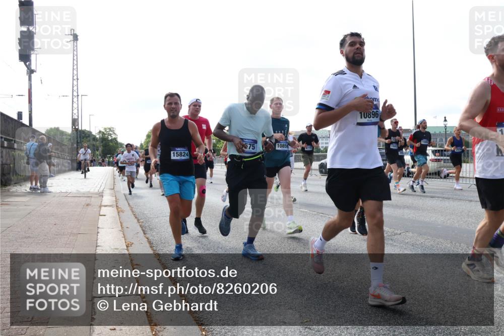 29.06.2025 - hella hamburg halbmarathon Lena Gebhardt http://msf.ph/oto/8260206 29.06.2025 09:57:02 Lombardsbrücke 1327, 1381, 1442, 1460, 1496, 1537, 1657, 1783, 1833, 2013, 2025, 2058, 2074, 2111, 2208, 2340, 2378, 2396, 2595, 2814, 2839, 2869, 2878, 3093, 3310, 3575, 3652, 3791, 4065, 4377, 4404, 4635, 4726, 4770, 4897, 5008, 5013, 5021, 5169, 5194, 5319, 5744, 5839, 6033, 6286, 6377, 6561, 6562, 6631, 6720, 7176, 7177, 7259, 7475, 7918, 8112, 8261, 8313, 8361, 8572, 8587, 8618, 8651, 8661, 8710, 8813, 8863, 8921, 8930, 9060, 9082, 9316, 9497, 9597, 9638 meine-sportfotos.de