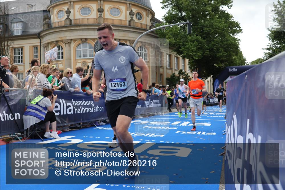 29.06.2025 - hella hamburg halbmarathon Strokosch-Dieckow http://msf.ph/oto/8260216 29.06.2025 10:43:12 Ziel 1675, 3109, 3124, 3146, 4229, 6721, 7026, 7093, 7451, 9833, 10099, 10251, 11177, 12153, 15255, 15706, 16314, 16997, 17177, 18304 meine-sportfotos.de