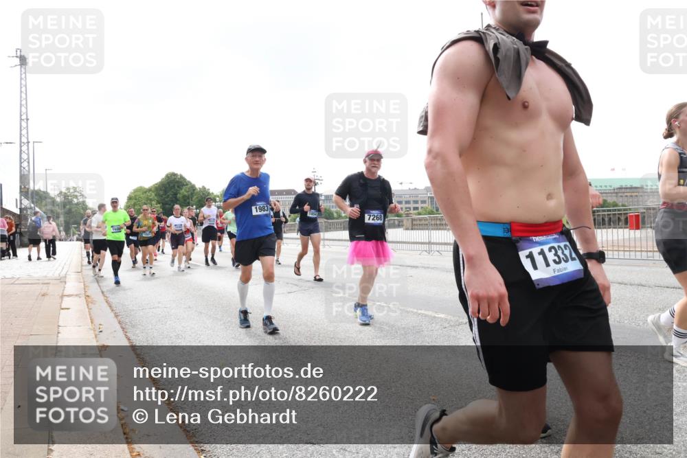 29.06.2025 - hella hamburg halbmarathon Lena Gebhardt http://msf.ph/oto/8260222 29.06.2025 10:45:59 Lombardsbrücke 1004, 1033, 1060, 1085, 1100, 1104, 1421, 1426, 1532, 1555, 1854, 1867, 1868, 1983, 2008, 2398, 2423, 2522, 2550, 2657, 2664, 2773, 2813, 2917, 2951, 2954, 2965, 2973, 3410, 4104, 4119, 4223, 4224, 4317, 4388, 4572, 5044, 5635, 5697, 5703, 5769, 5770, 5854, 5892, 6133, 6333, 6392, 6623, 7268, 7356, 7605, 7894, 7983, 8047, 8745, 9120, 9121, 9129, 9426, 9445, 10327, 10329, 10367, 10511, 11358, 11361, 11876, 11910, 12507 meine-sportfotos.de