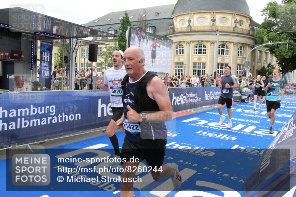 29.06.2025 - hella hamburg halbmarathon Michael Strokosch http://msf.ph/oto/8260244 29.06.2025 10:51:32 Ziel 1335, 2411, 2946, 5820, 7943, 9214, 9656, 10691, 11422, 13403, 13792, 15871, 15950, 16357, 17131 meine-sportfotos.de