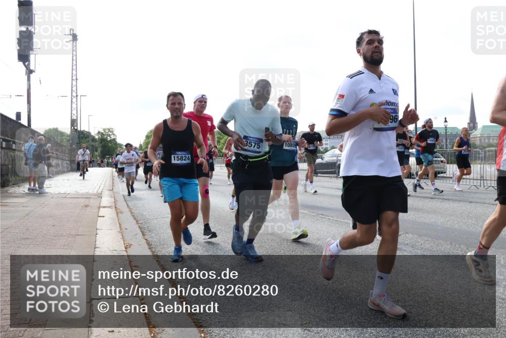 29.06.2025 - hella hamburg halbmarathon Lena Gebhardt http://msf.ph/oto/8260280 29.06.2025 09:57:02 Lombardsbrücke 1327, 1381, 1442, 1460, 1496, 1537, 1657, 1783, 1833, 2013, 2025, 2058, 2074, 2111, 2208, 2340, 2378, 2396, 2595, 2814, 2839, 2869, 2878, 3093, 3310, 3575, 3652, 3791, 4065, 4377, 4404, 4635, 4726, 4770, 4897, 5008, 5013, 5021, 5169, 5194, 5319, 5744, 5839, 6033, 6286, 6377, 6561, 6562, 6631, 6720, 7176, 7177, 7259, 7475, 7918, 8112, 8261, 8313, 8361, 8572, 8587, 8618, 8651, 8661, 8710, 8813, 8863, 8921, 8930, 9060, 9082, 9316, 9497, 9597, 9638 meine-sportfotos.de