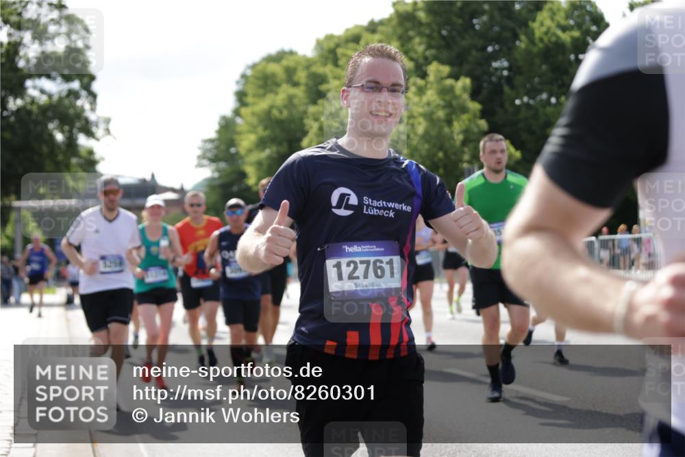 29.06.2025 - hella hamburg halbmarathon Jannik Wohlers http://msf.ph/oto/8260301 29.06.2025 09:58:06 Lombardsbrücke 1285, 1815, 2029, 2034, 2518, 2656, 3041, 3097, 3819, 3859, 4152, 4167, 5259, 5378, 5721, 5894, 6272, 6433, 6592, 6759, 6877, 6897, 7716, 7856, 8154, 8311, 8393, 8590, 8825, 9012, 9057, 9562, 9656, 10084, 11214, 11638, 11870, 12483, 12632, 12633, 12735, 12761, 13470, 13536, 14266, 14323, 14365, 14626, 14678, 14805, 14845, 15389, 15523, 15914, 16176, 16213, 16409, 16653, 16830, 16879, 16924, 17346, 17348, 18551, 18799, 18867, 19244 meine-sportfotos.de