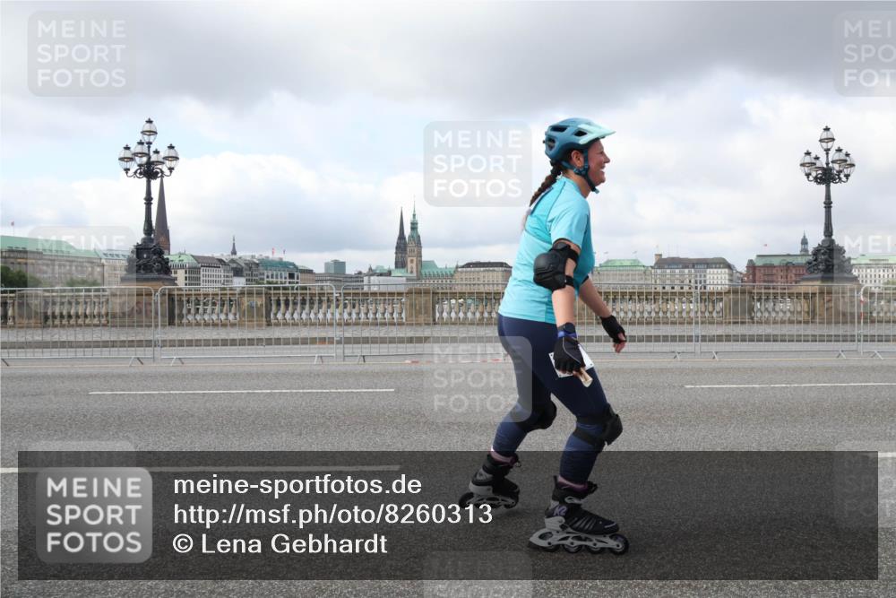 29.06.2025 - hella hamburg halbmarathon Lena Gebhardt http://msf.ph/oto/8260313 29.06.2025 09:03:35 Lombardsbrücke  meine-sportfotos.de