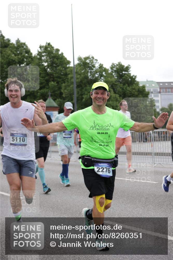 29.06.2025 - hella hamburg halbmarathon Jannik Wohlers http://msf.ph/oto/8260351 29.06.2025 10:32:36 Lombardsbrücke 1078, 1237, 1324, 1732, 2276, 2959, 3391, 3422, 3708, 3753, 3871, 4030, 4096, 4555, 4650, 5110, 5581, 5917, 6040, 6861, 7982, 8170, 8839, 9034, 9143, 9471, 9542, 9768, 11260, 11756, 12039, 12423, 12424, 12812, 12813, 12907, 13789, 14305, 14347, 14743, 15951, 15957, 16502, 16702, 17102, 17157, 17317, 17417, 17664, 18191, 18409, 18502, 18742, 18743, 19213 meine-sportfotos.de
