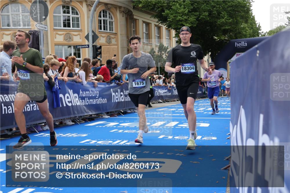 29.06.2025 - hella hamburg halbmarathon Strokosch-Dieckow http://msf.ph/oto/8260473 29.06.2025 10:43:15 Ziel 1675, 3109, 3124, 3146, 7026, 7093, 10099, 10251, 11177, 12153, 13348, 15706, 15921, 16314, 16720, 16997, 18274, 18304, 18987 meine-sportfotos.de
