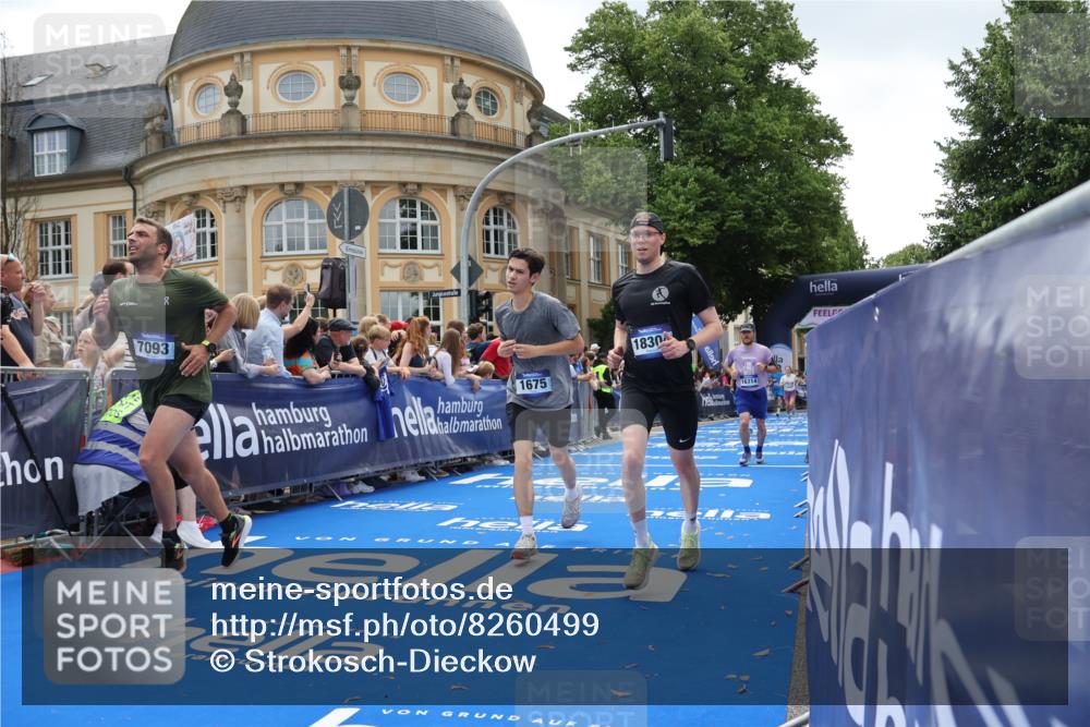 29.06.2025 - hella hamburg halbmarathon Strokosch-Dieckow http://msf.ph/oto/8260499 29.06.2025 10:43:15 Ziel 1675, 3109, 3124, 3146, 7026, 7093, 10099, 10251, 11177, 12153, 13348, 15706, 15921, 16314, 16720, 16997, 18274, 18304, 18987 meine-sportfotos.de