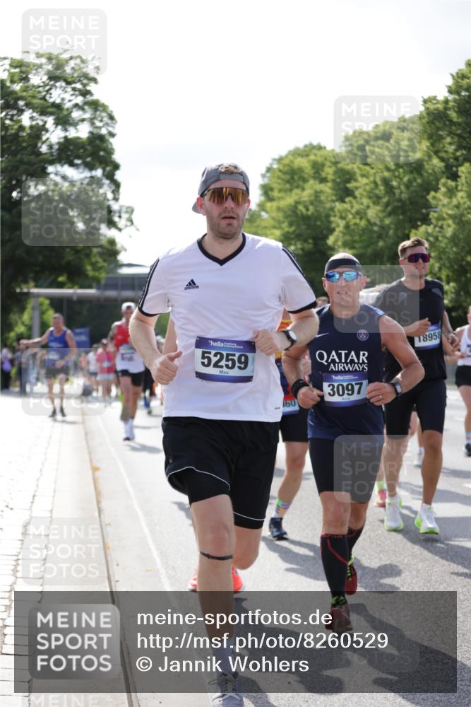 29.06.2025 - hella hamburg halbmarathon Jannik Wohlers http://msf.ph/oto/8260529 29.06.2025 09:58:08 Lombardsbrücke 1285, 1727, 2029, 2518, 2656, 3041, 3097, 3819, 3859, 4120, 4152, 4167, 5259, 5378, 5721, 5894, 6272, 6433, 6592, 6759, 6877, 7716, 8154, 8311, 8393, 8825, 10084, 11214, 11638, 11870, 12362, 12483, 12526, 12632, 12633, 12735, 12761, 13465, 13470, 13536, 14266, 14323, 14365, 14626, 14678, 14805, 14845, 15389, 15523, 15854, 15914, 16176, 16213, 16409, 16653, 16830, 16879, 16924, 17346, 17348, 18551, 18799, 18867, 19244 meine-sportfotos.de
