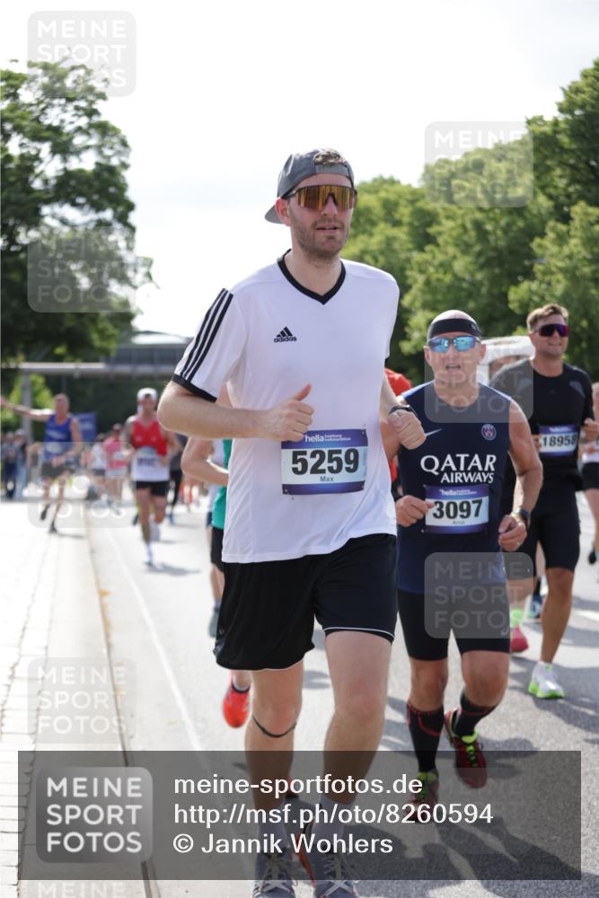 29.06.2025 - hella hamburg halbmarathon Jannik Wohlers http://msf.ph/oto/8260594 29.06.2025 09:58:08 Lombardsbrücke 1285, 1727, 2029, 2518, 2656, 3041, 3097, 3819, 3859, 4120, 4152, 4167, 5259, 5378, 5721, 5894, 6272, 6433, 6592, 6759, 6877, 7716, 8154, 8311, 8393, 8825, 10084, 11214, 11638, 11870, 12362, 12483, 12526, 12632, 12633, 12735, 12761, 13465, 13470, 13536, 14266, 14323, 14365, 14626, 14678, 14805, 14845, 15389, 15523, 15854, 15914, 16176, 16213, 16409, 16653, 16830, 16879, 16924, 17346, 17348, 18551, 18799, 18867, 19244 meine-sportfotos.de